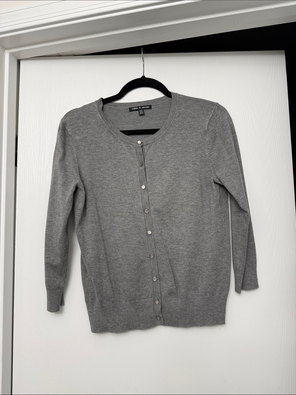 Cable & Gauge Gray Crewneck Button-Front Cardigan